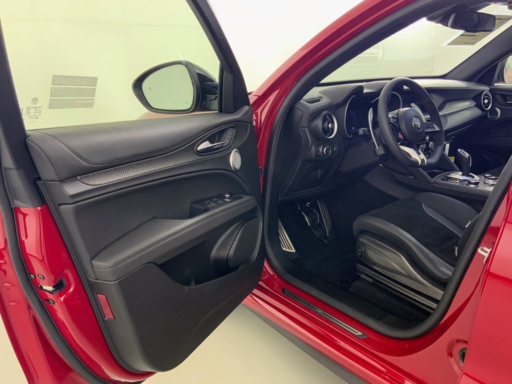 2024 Alfa Romeo Stelvio Quadrifoglio