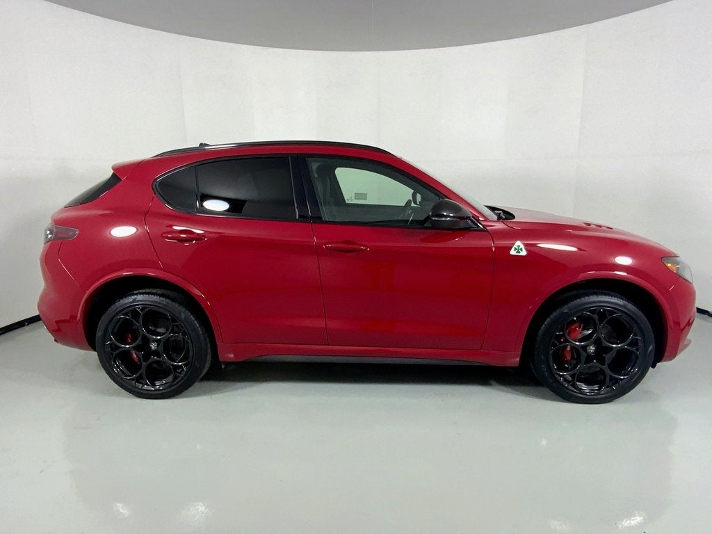 2024 Alfa Romeo Stelvio Quadrifoglio