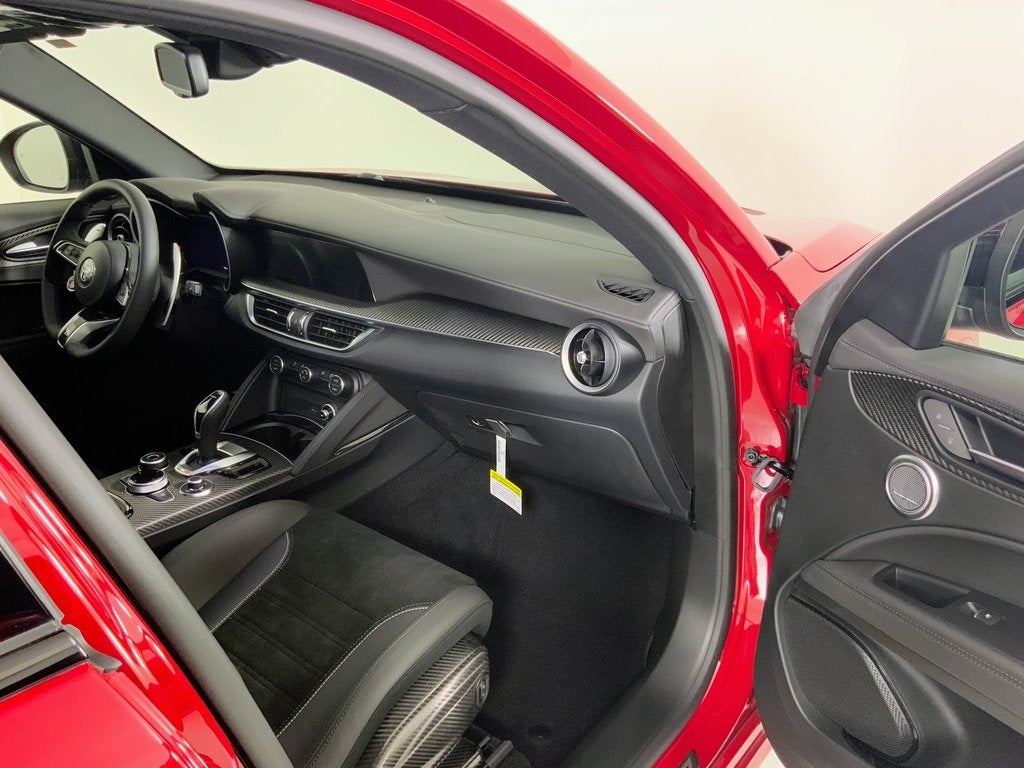 2024 Alfa Romeo Stelvio Quadrifoglio