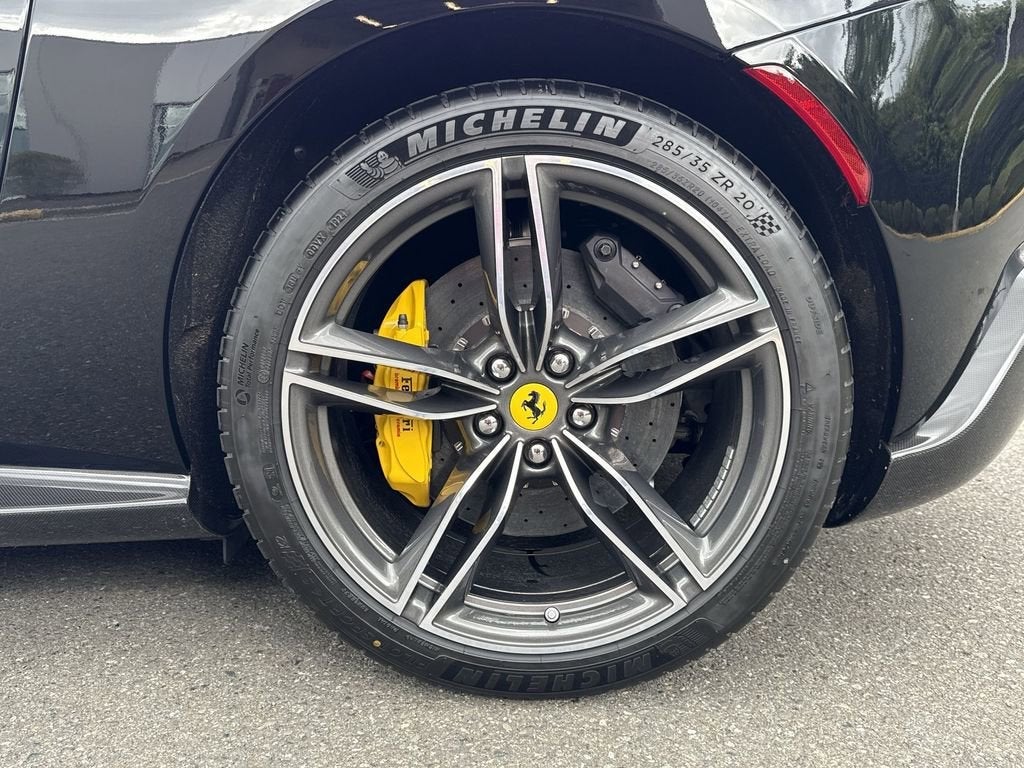 2025 Ferrari Roma Spider Base