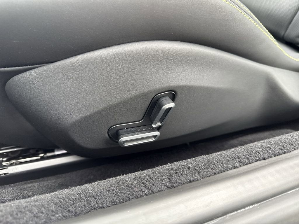 2025 Ferrari Roma Spider Base