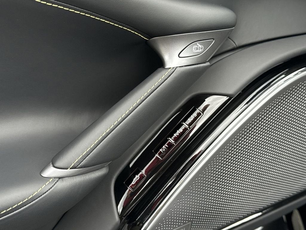 2025 Ferrari Roma Spider Base