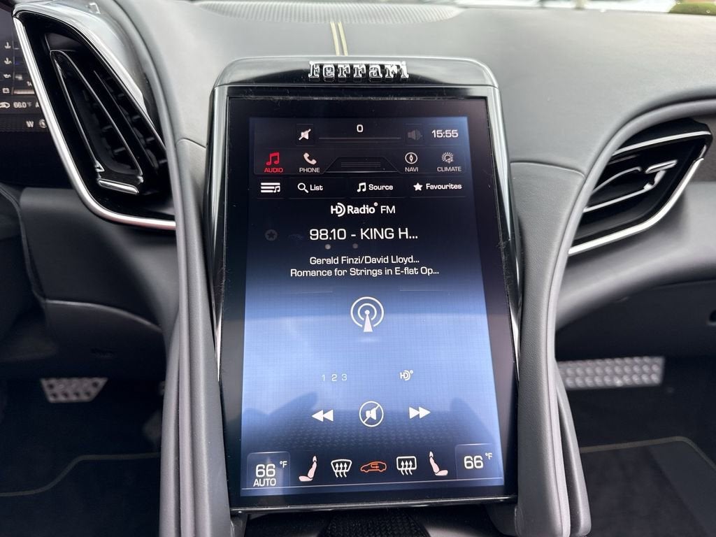 2025 Ferrari Roma Spider Base