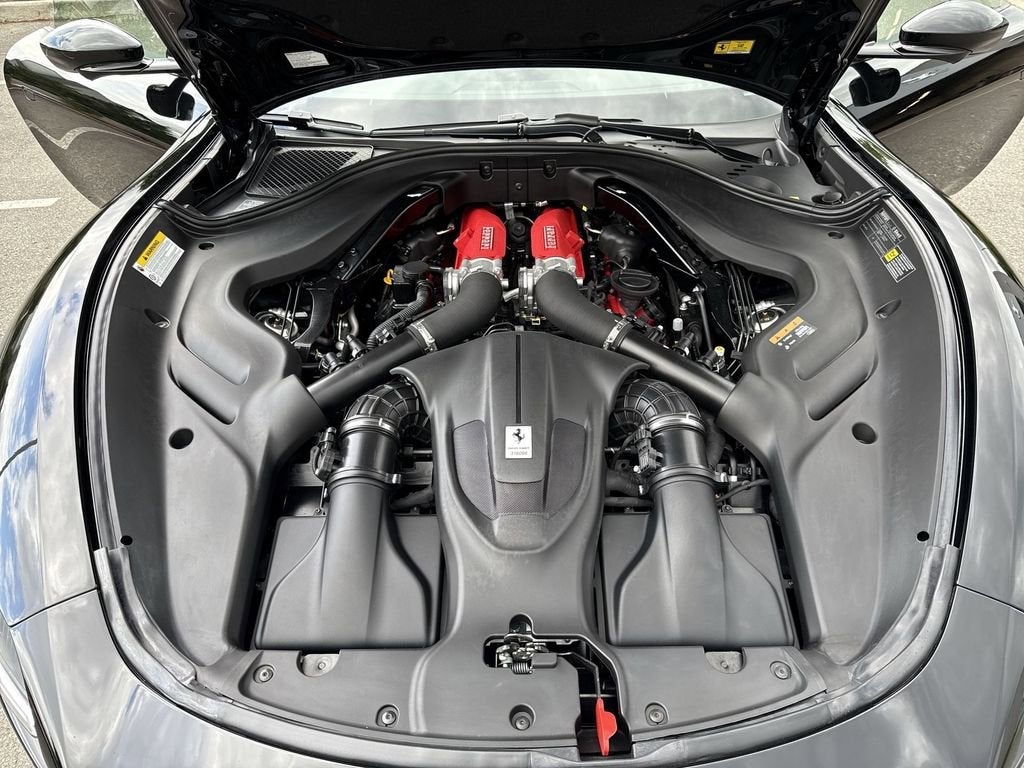 2025 Ferrari Roma Spider Base