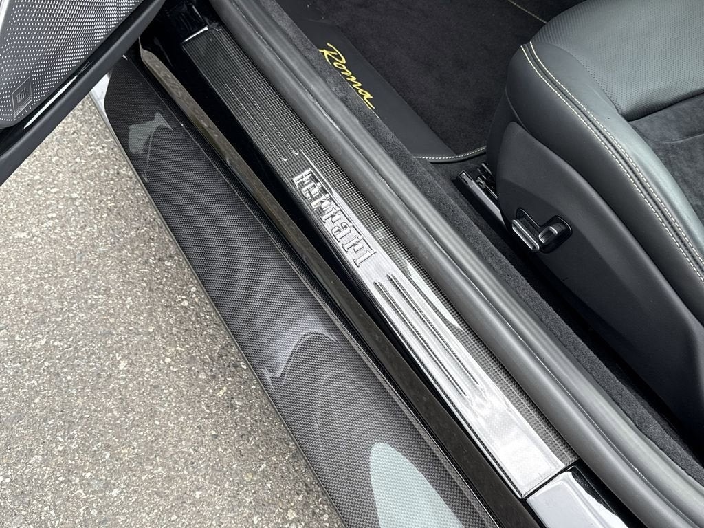 2025 Ferrari Roma Spider Base