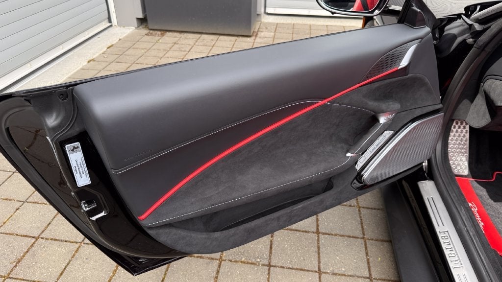 2026 Ferrari Roma Spider Base