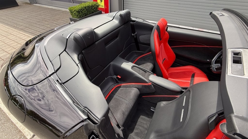 2026 Ferrari Roma Spider Base