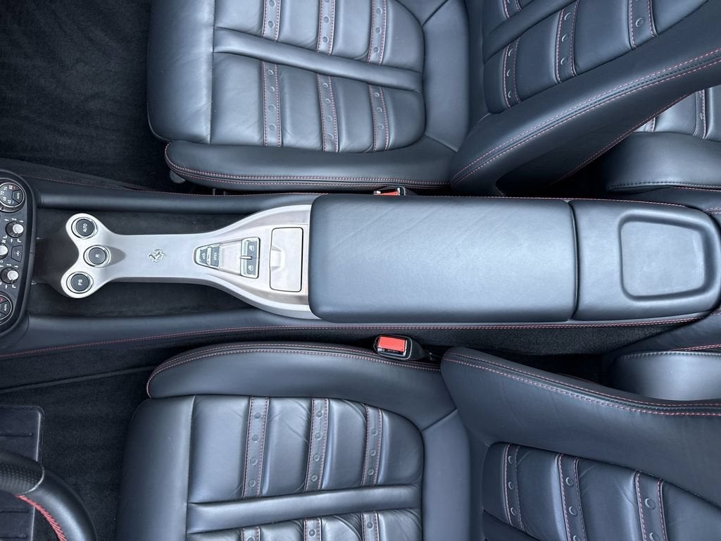 2010 Ferrari California Base