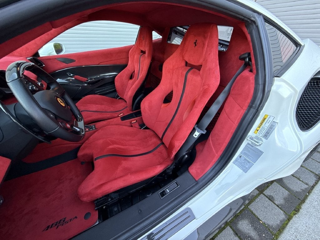 2020 Ferrari 488 Pista Base