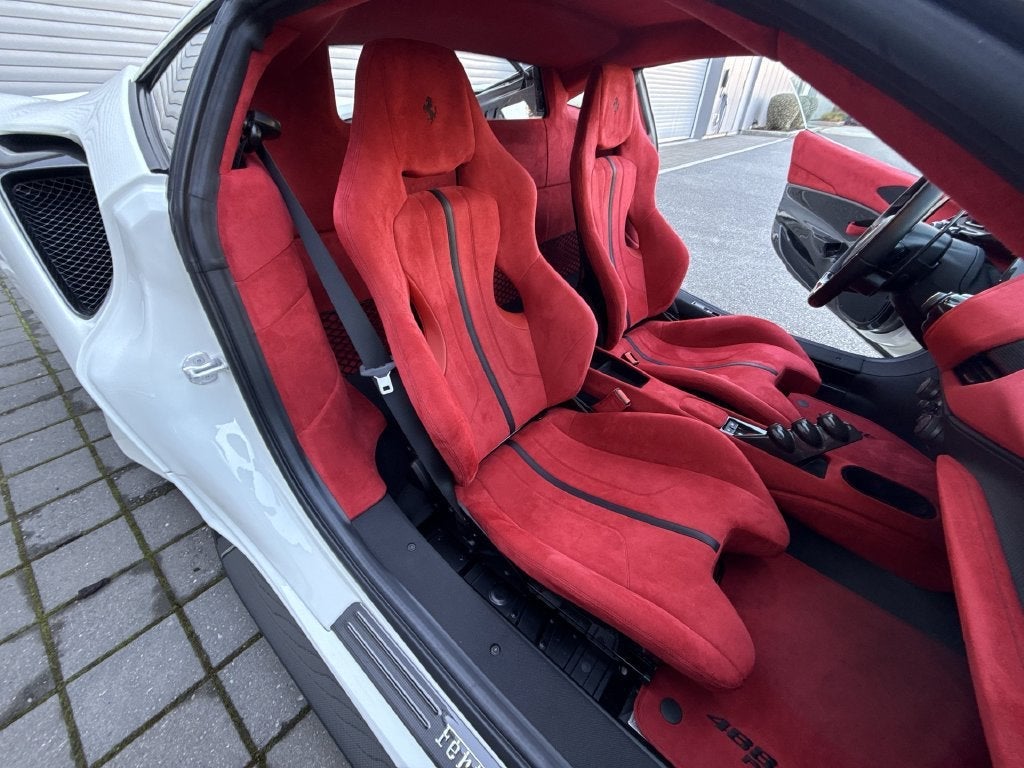 2020 Ferrari 488 Pista Base