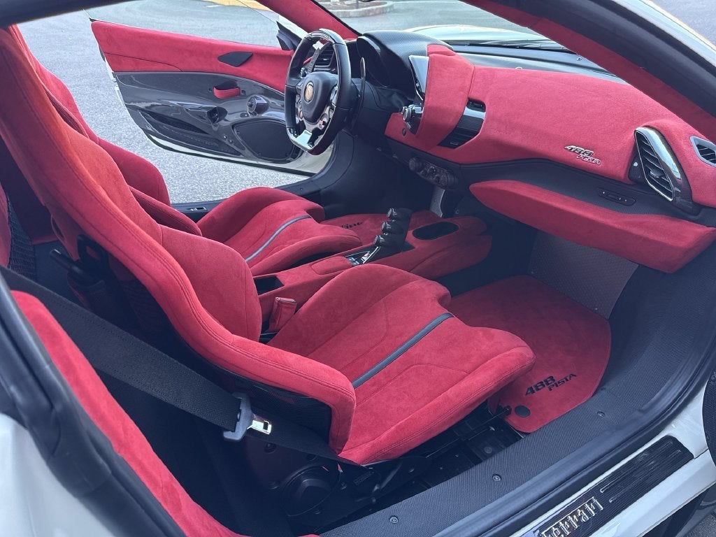 2020 Ferrari 488 Pista Base