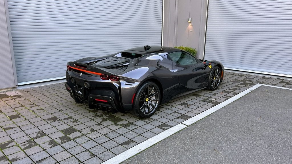 2022 Ferrari SF90 Stradale Base