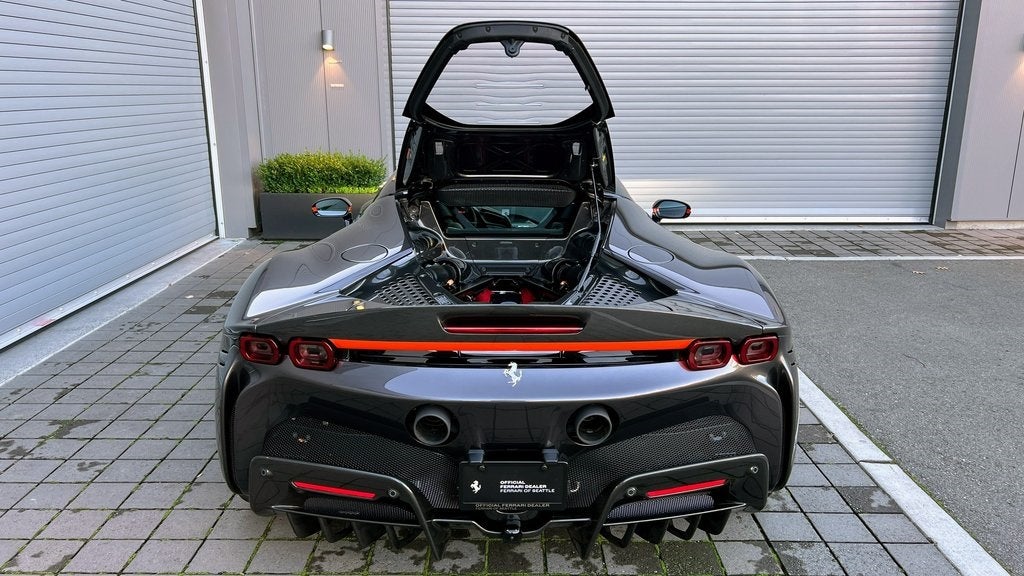 2022 Ferrari SF90 Stradale Base