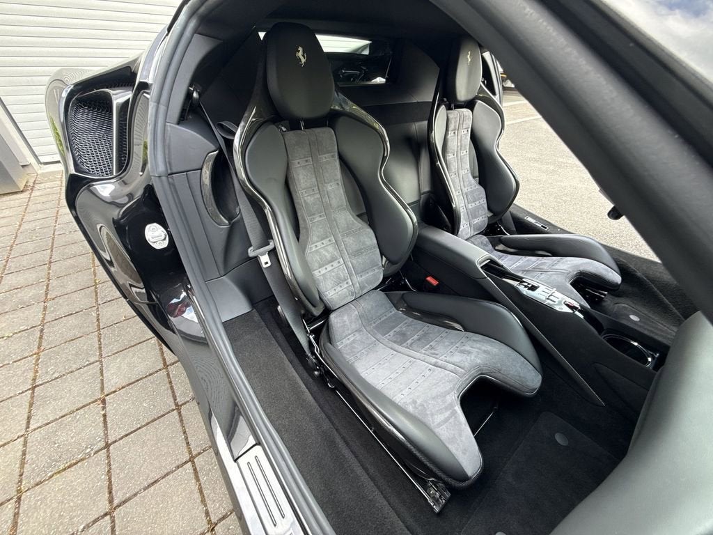 2021 Ferrari SF90 Stradale Base