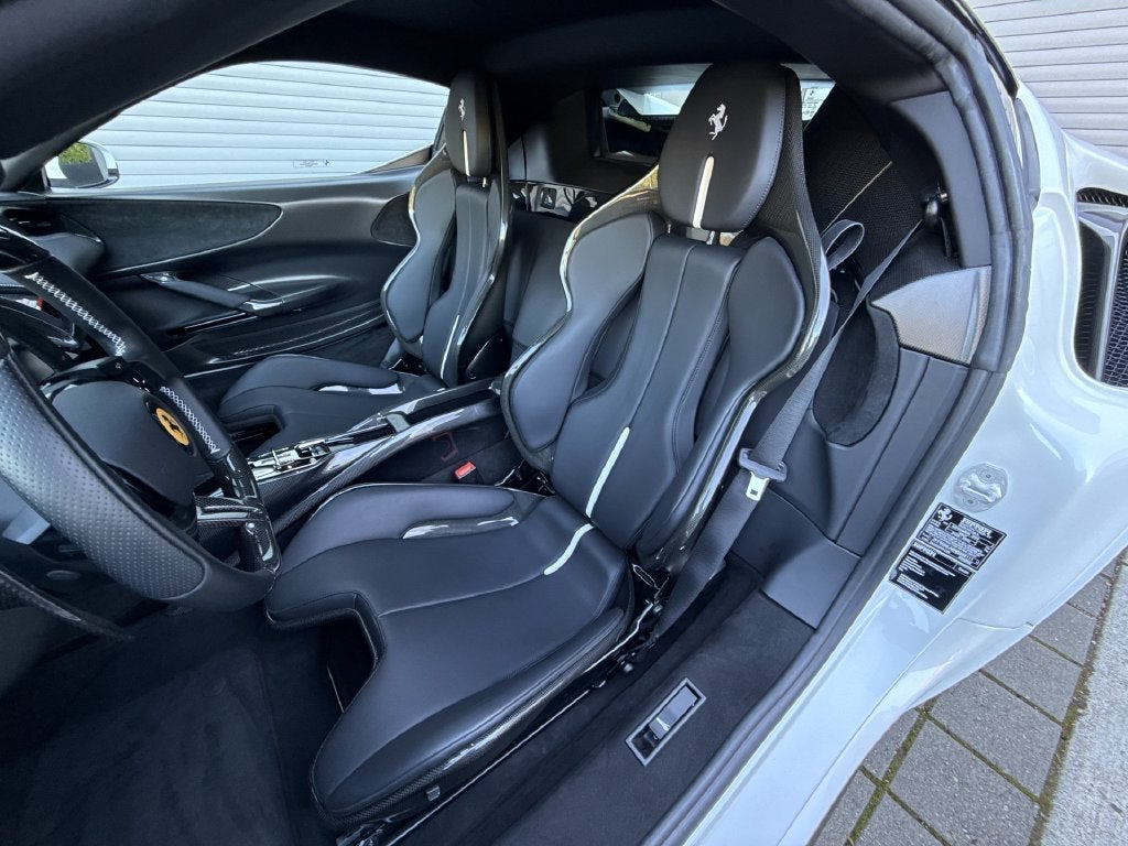 2022 Ferrari SF90 Stradale Base