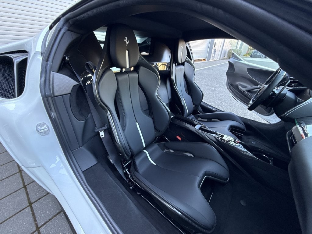 2022 Ferrari SF90 Stradale Base