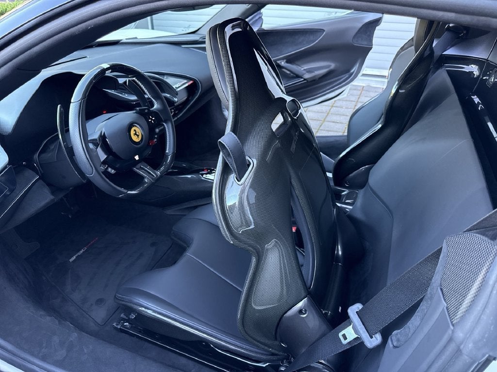 2022 Ferrari SF90 Stradale Base