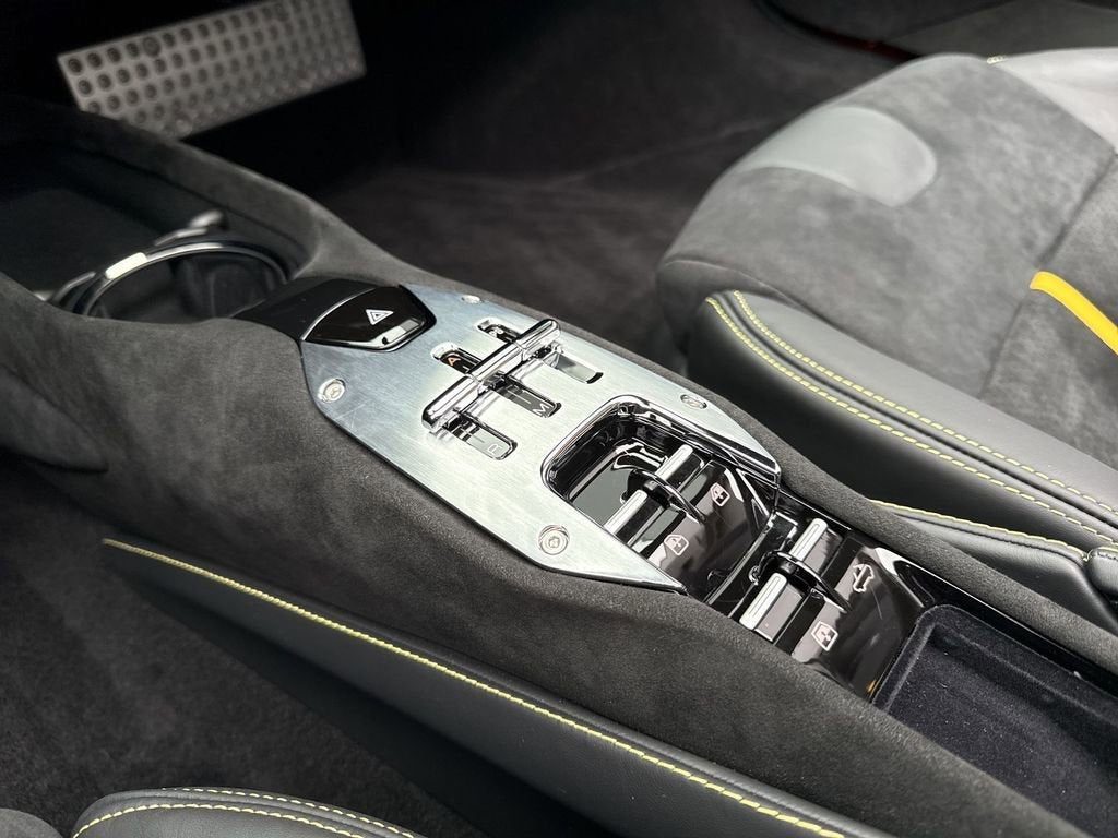 2024 Ferrari SF90 Spider Base