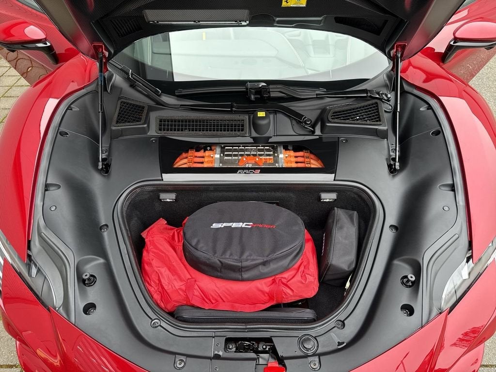 2024 Ferrari SF90 Spider Base