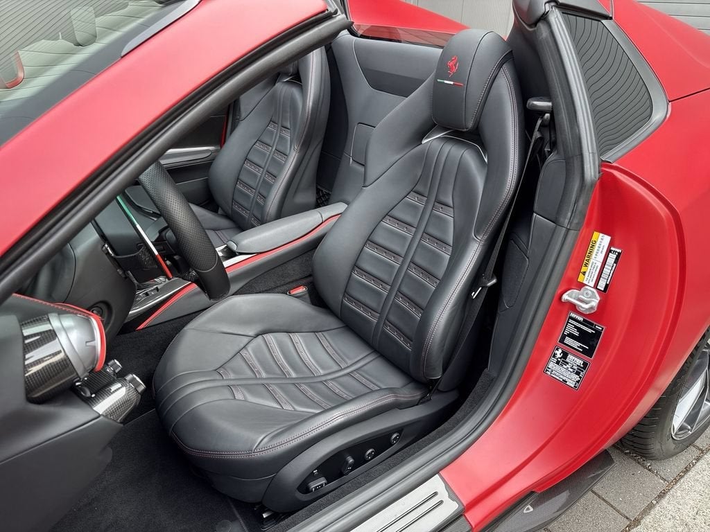 2023 Ferrari 812 GTS Base