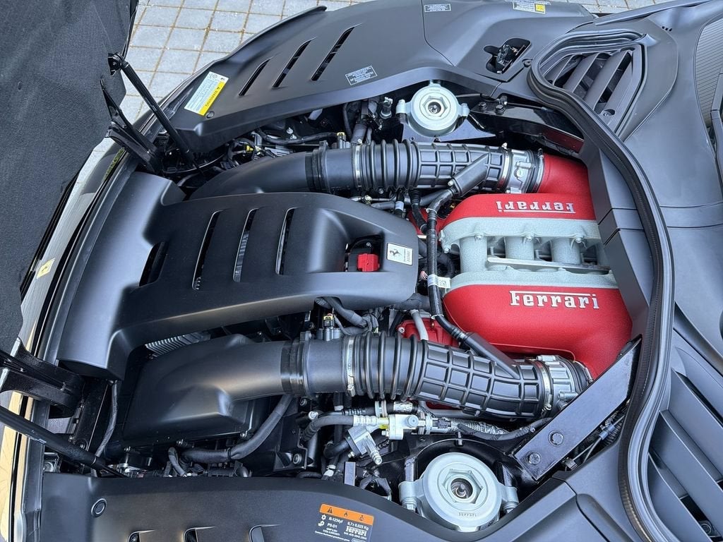 2026 Ferrari Purosangue Base