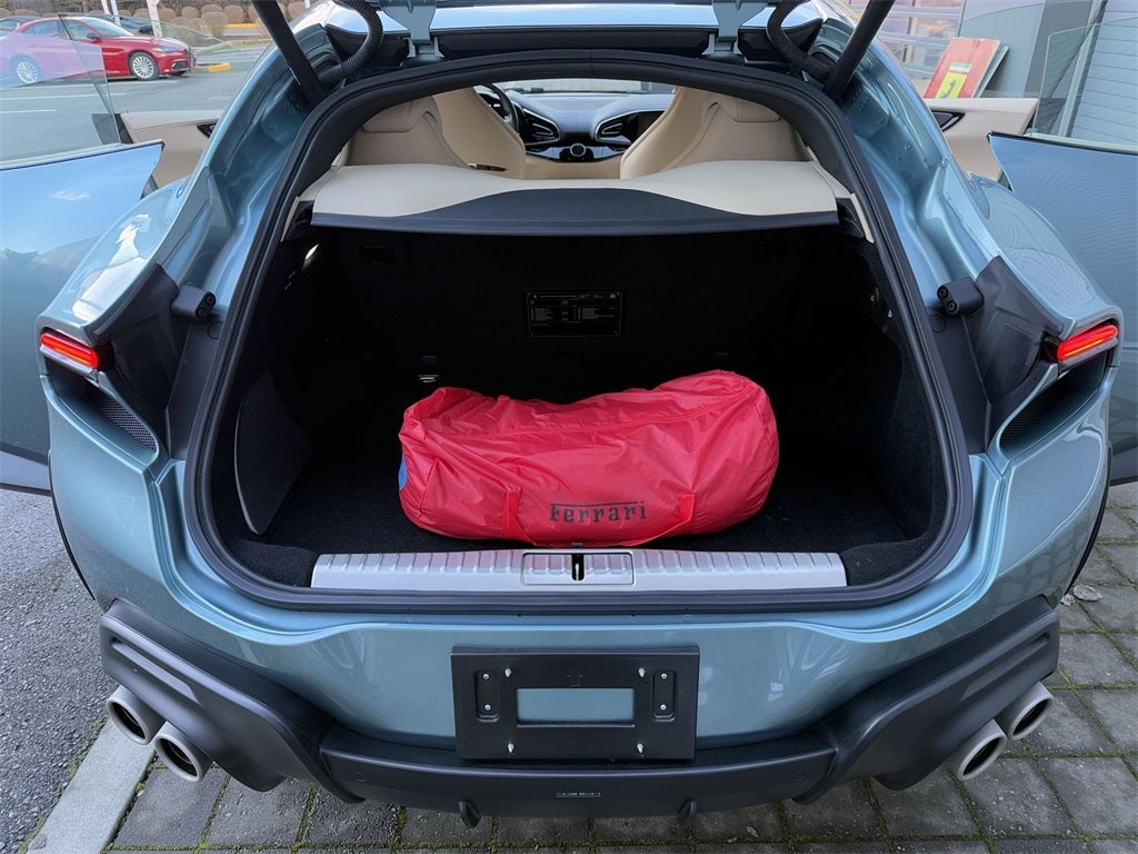 2023 Ferrari Purosangue Base