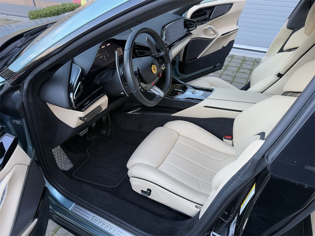 2023 Ferrari Purosangue Base