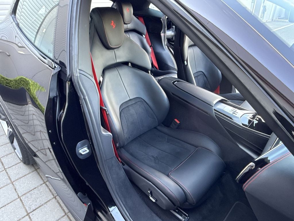 2024 Ferrari Purosangue Base