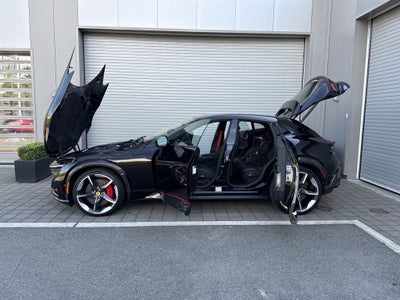 2024 Ferrari Purosangue Base