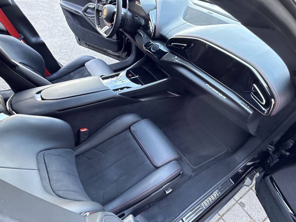 2024 Ferrari Purosangue Base